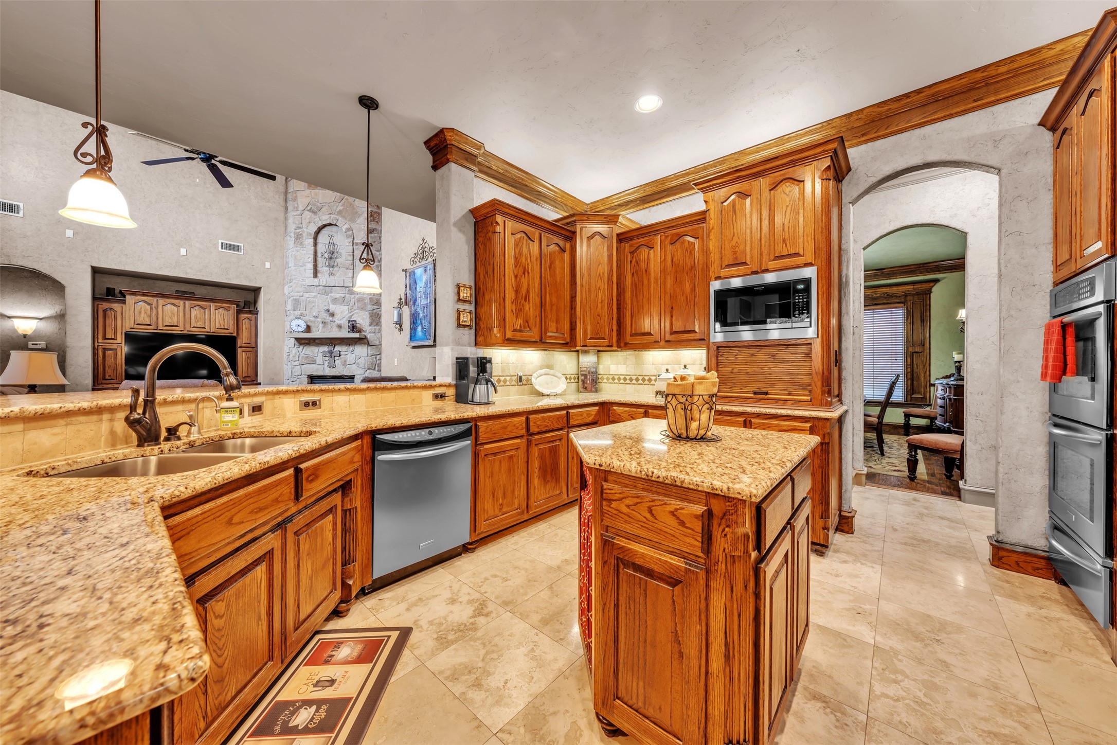 2717 S Shady Lane Arlington TX 76001