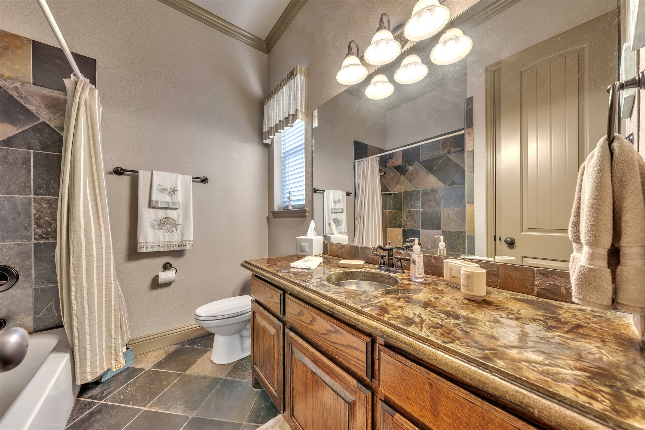 2717 S Shady Lane Arlington TX 76001