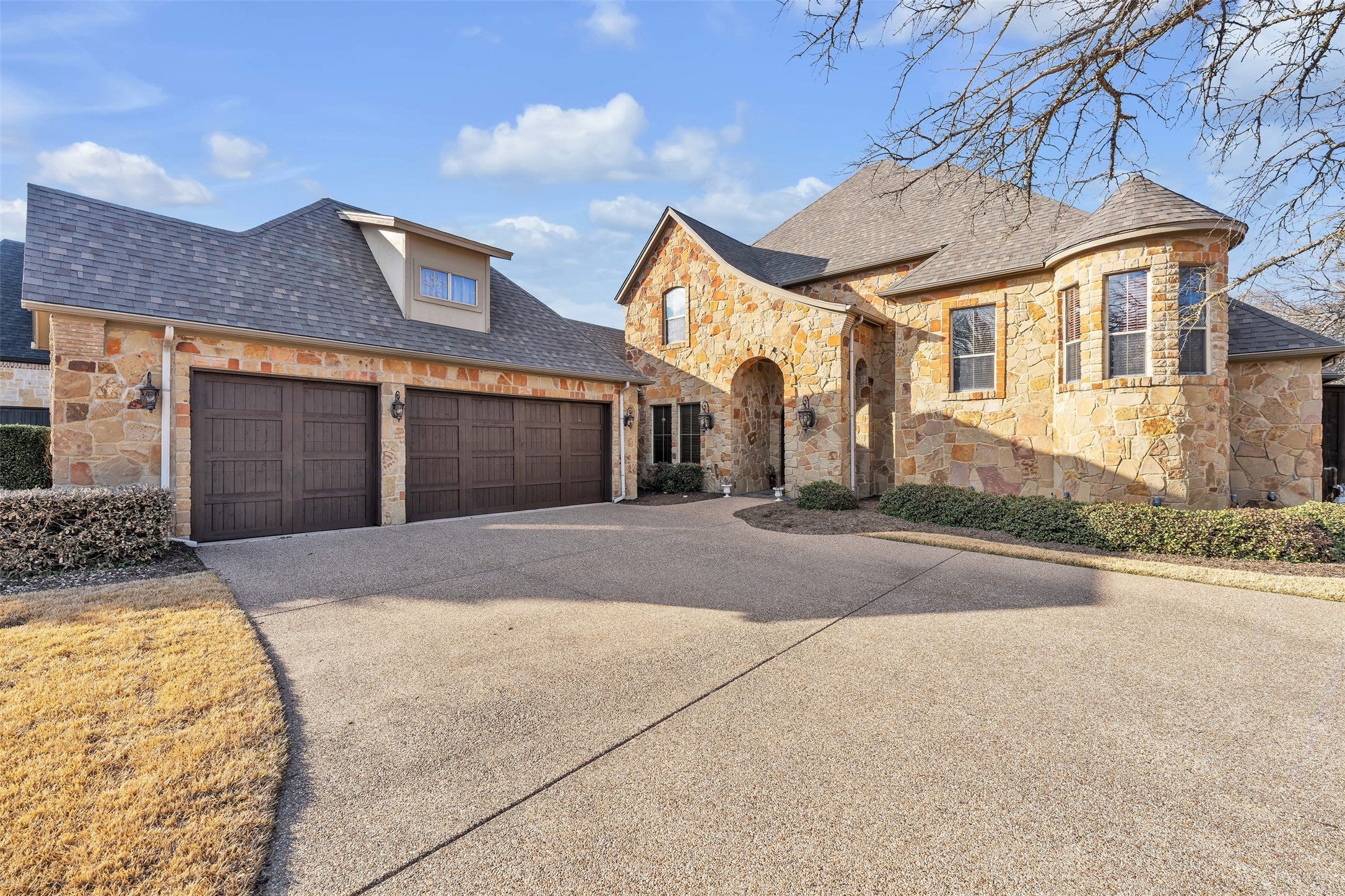 2717 S Shady Lane Arlington TX 76001