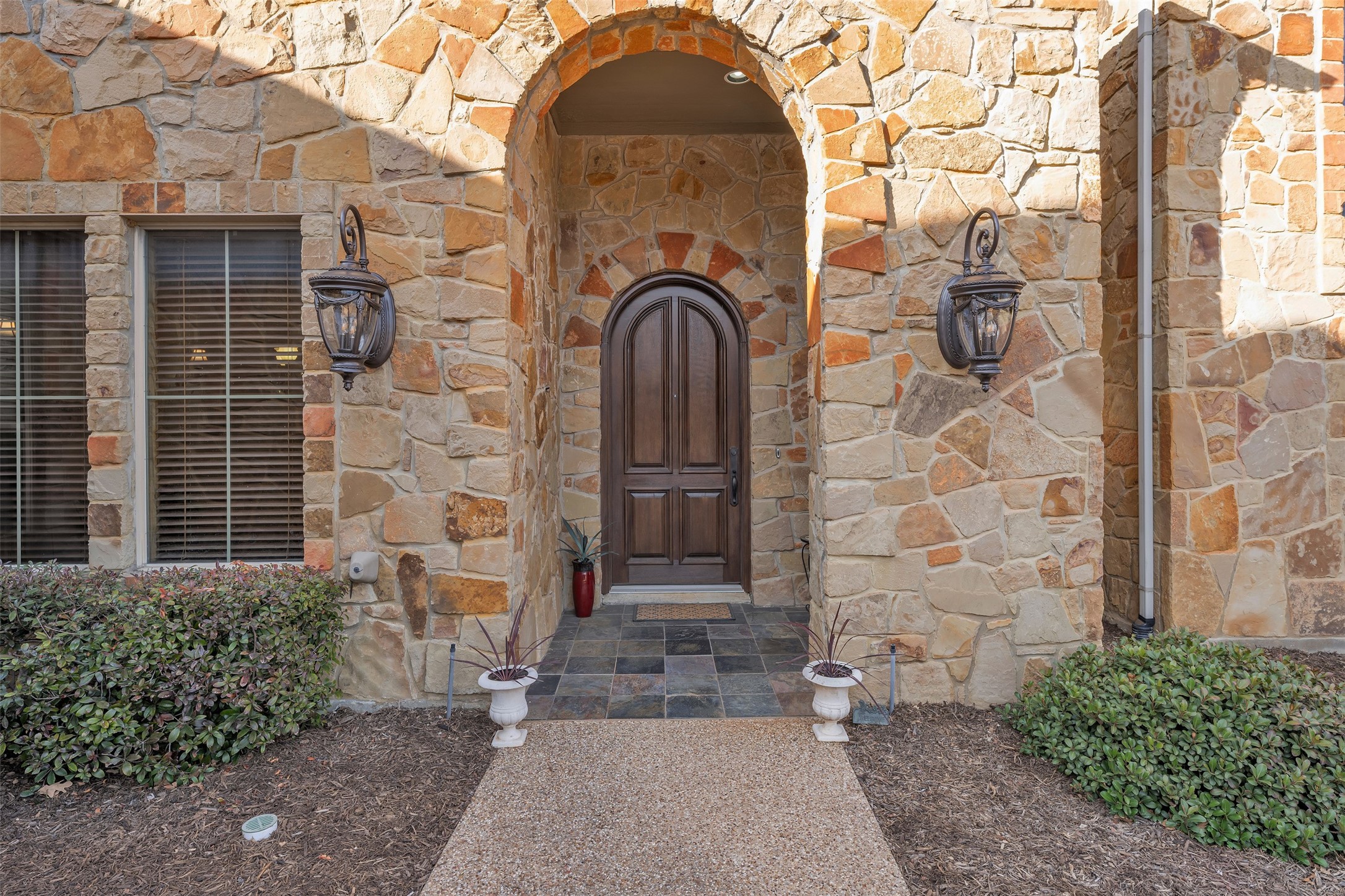 2717 S Shady Lane Arlington TX 76001
