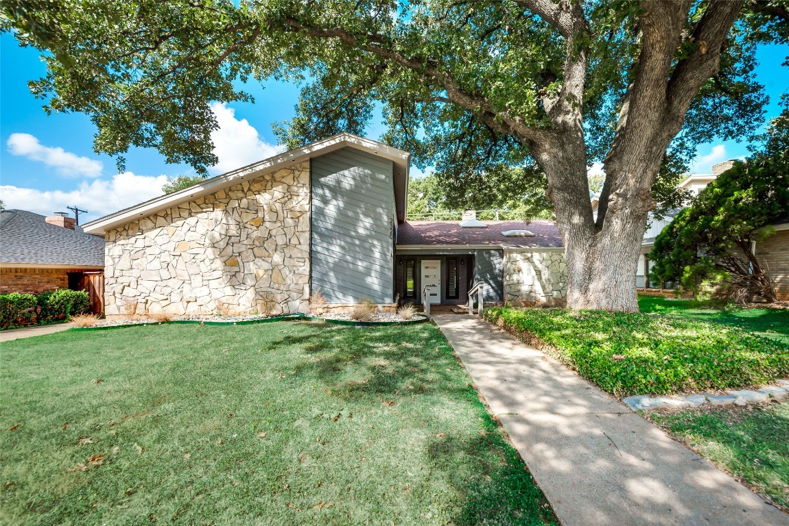 2320 Country Green Lane Arlington TX 76011