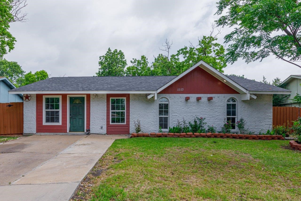 1513 Deepwood Drive Garland TX 75040