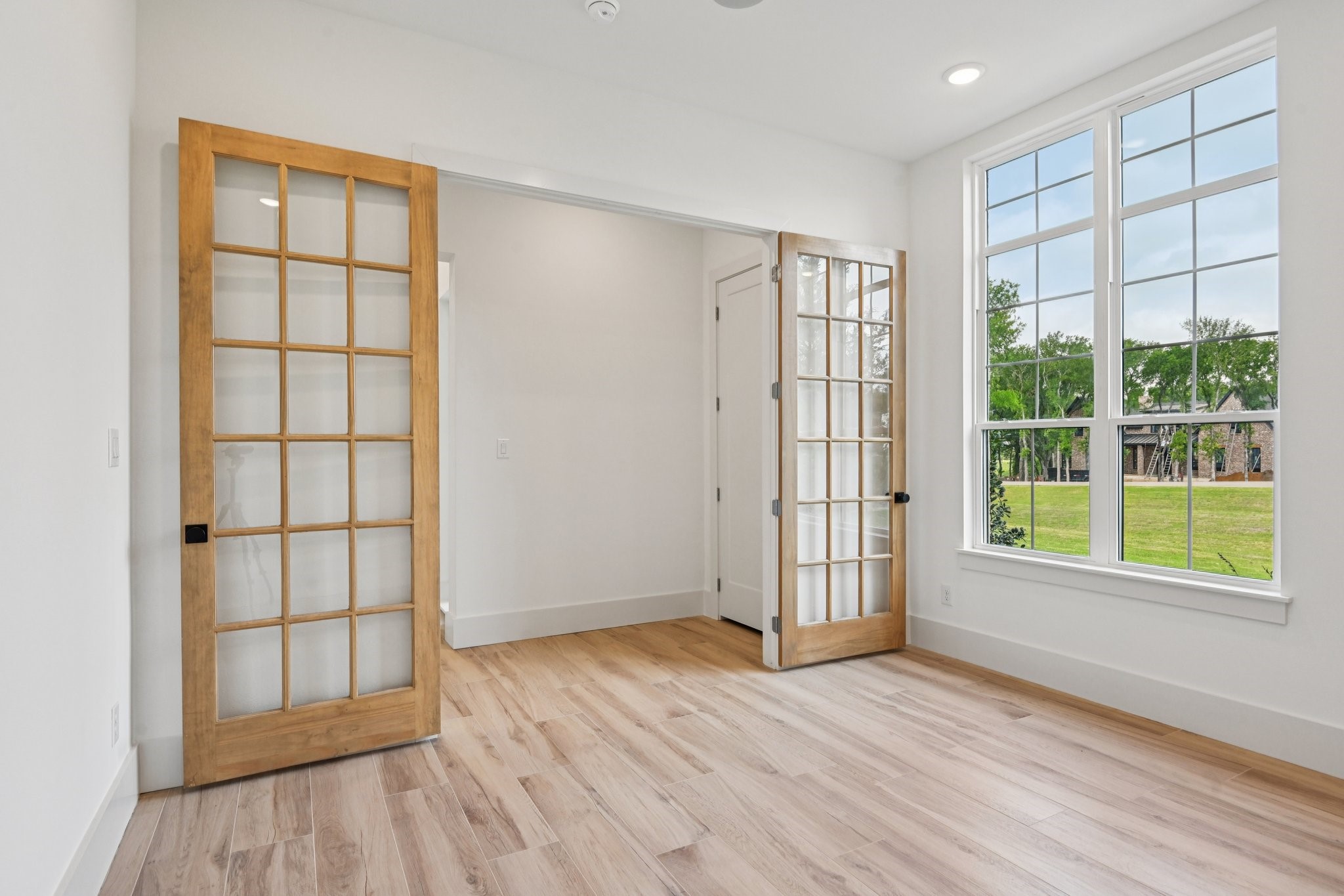 1716 Private Burleson TX 76028
