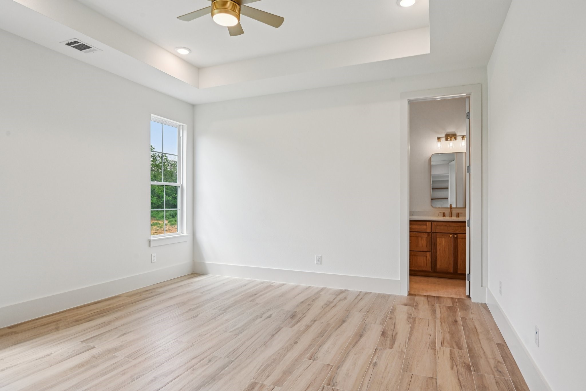 1716 Private Burleson TX 76028