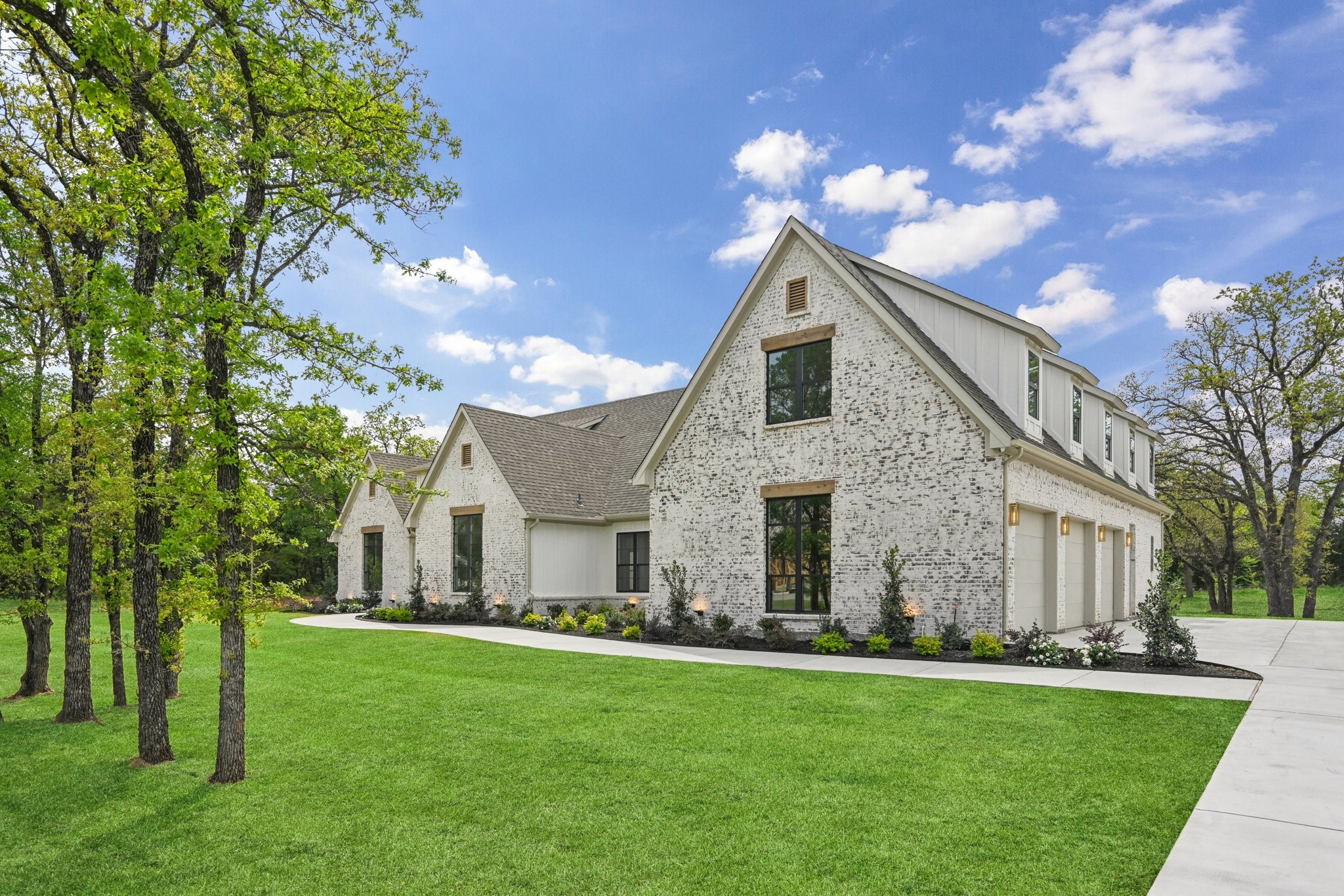 1716 Private Burleson TX 76028