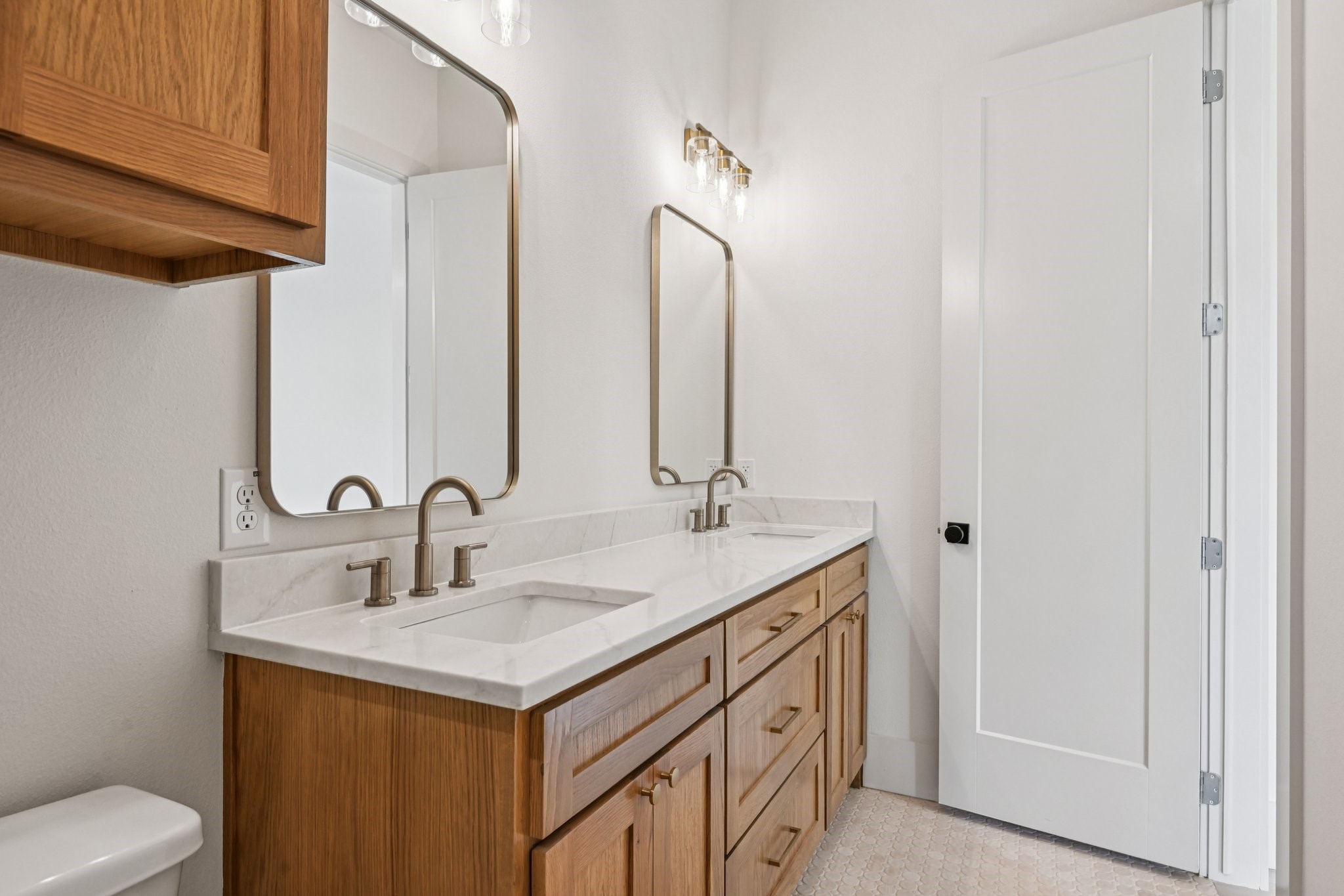 1716 Private Burleson TX 76028