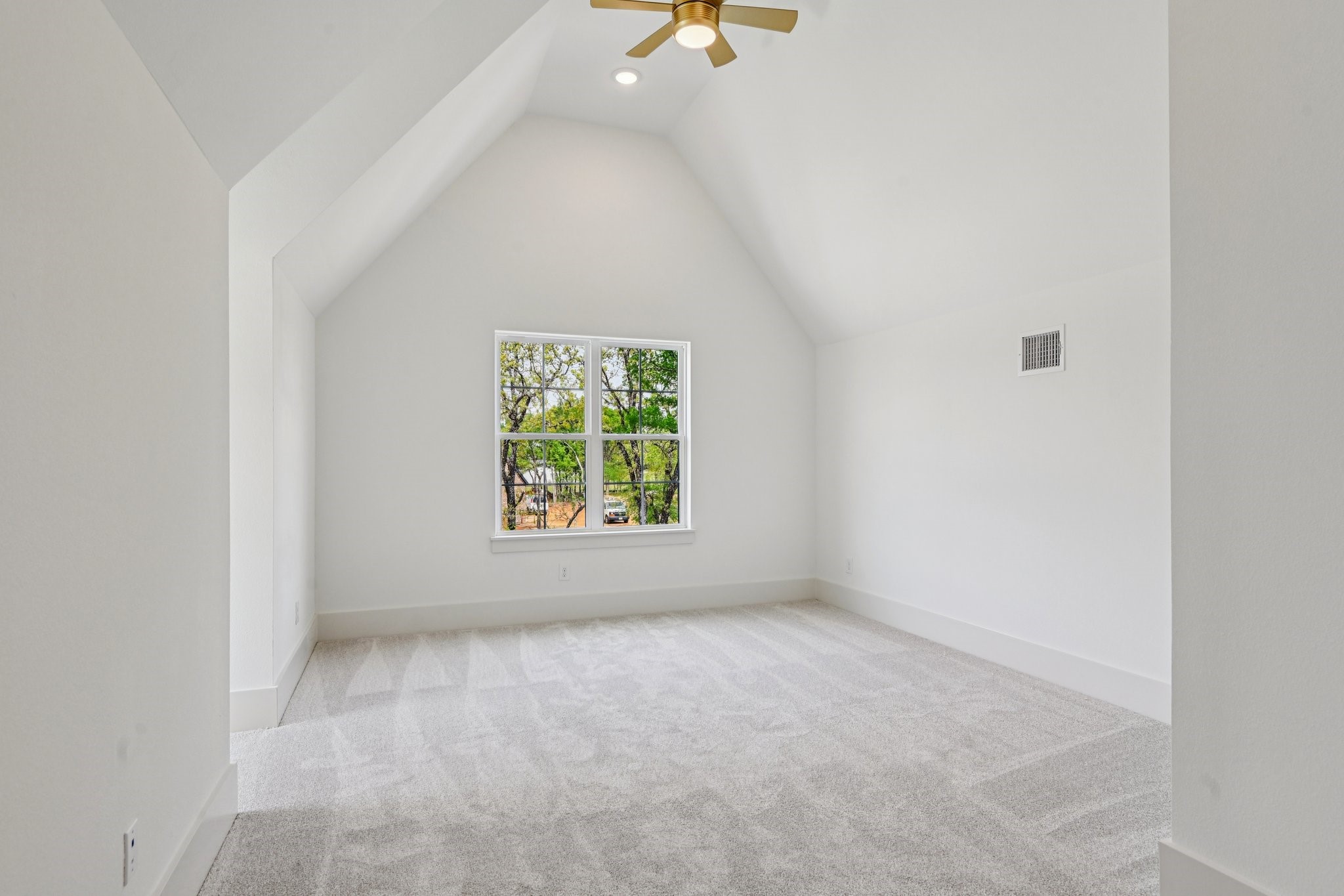 1716 Private Burleson TX 76028