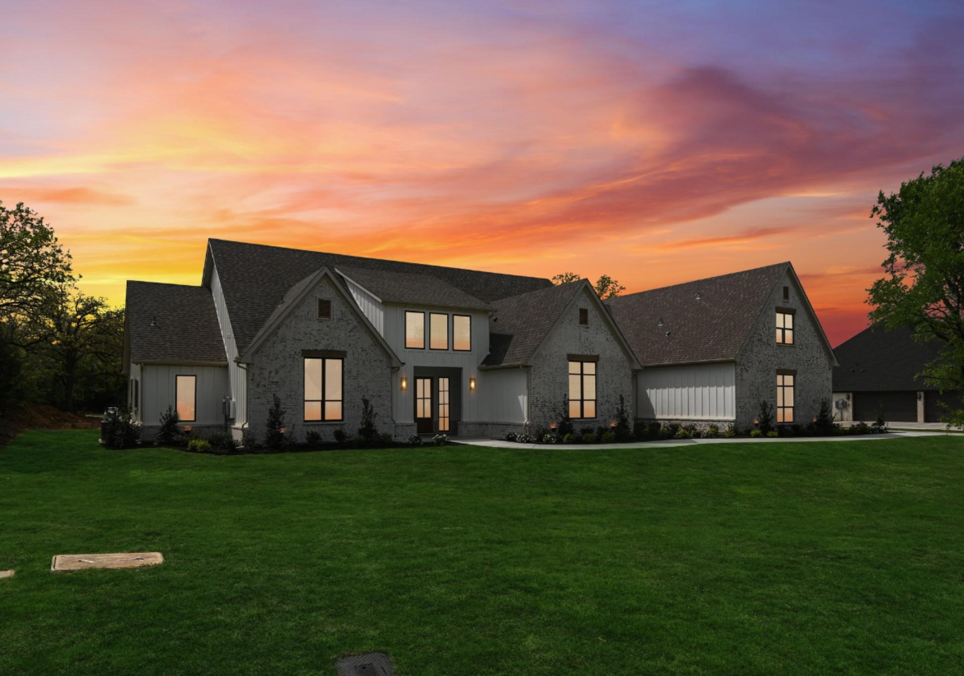 1716 Private Burleson TX 76028