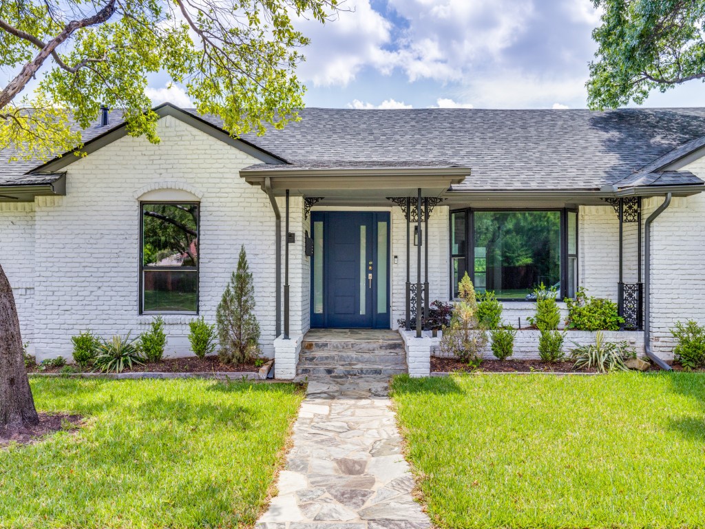 4326 Mendenhall Drive Dallas TX 75244