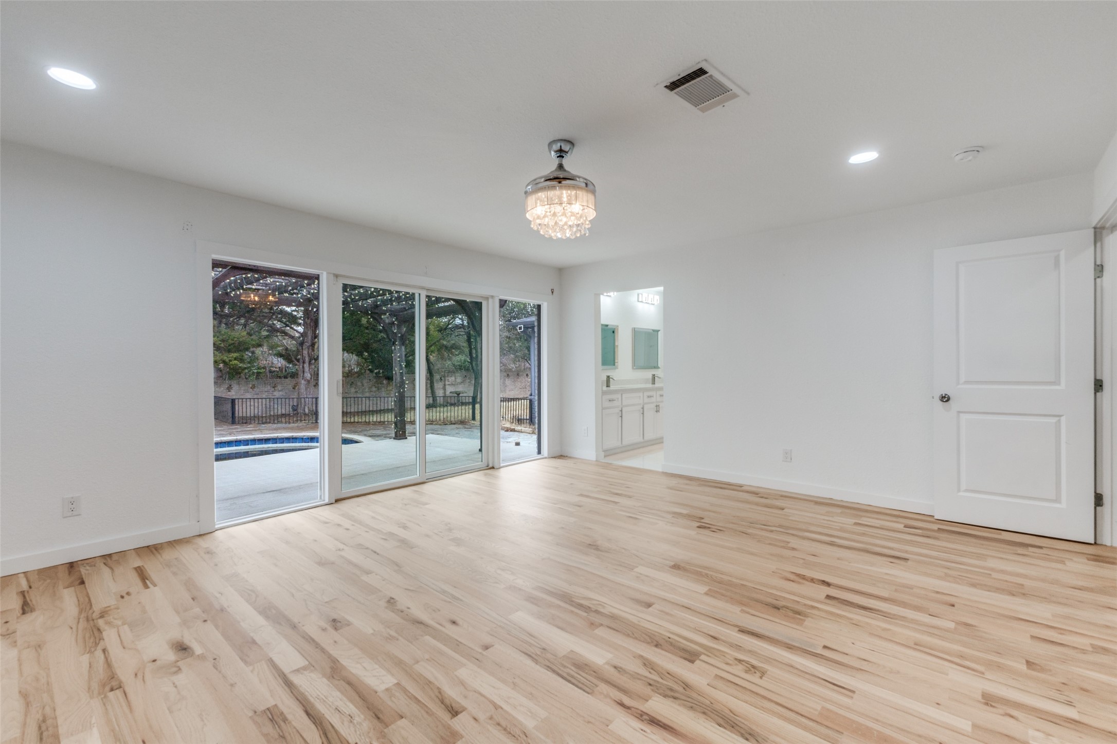 4326 Mendenhall Drive Dallas TX 75244