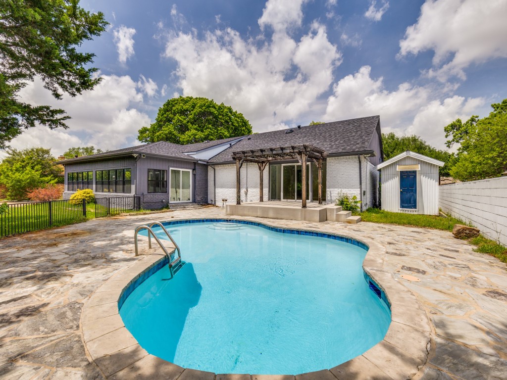 4326 Mendenhall Drive Dallas TX 75244