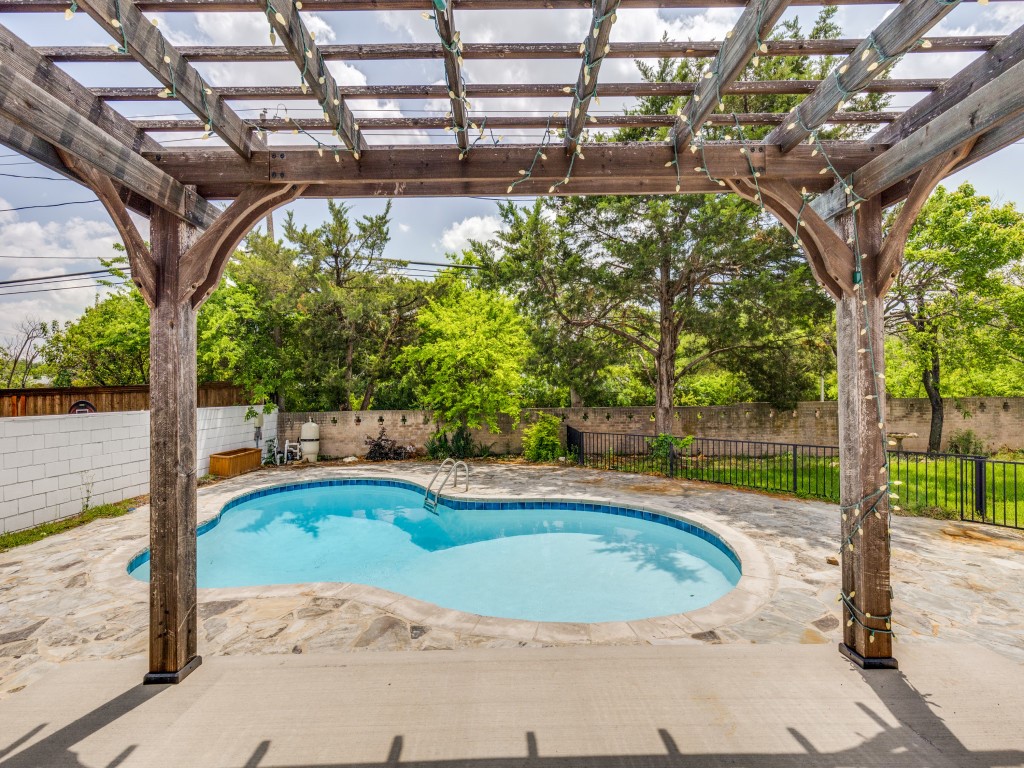 4326 Mendenhall Drive Dallas TX 75244