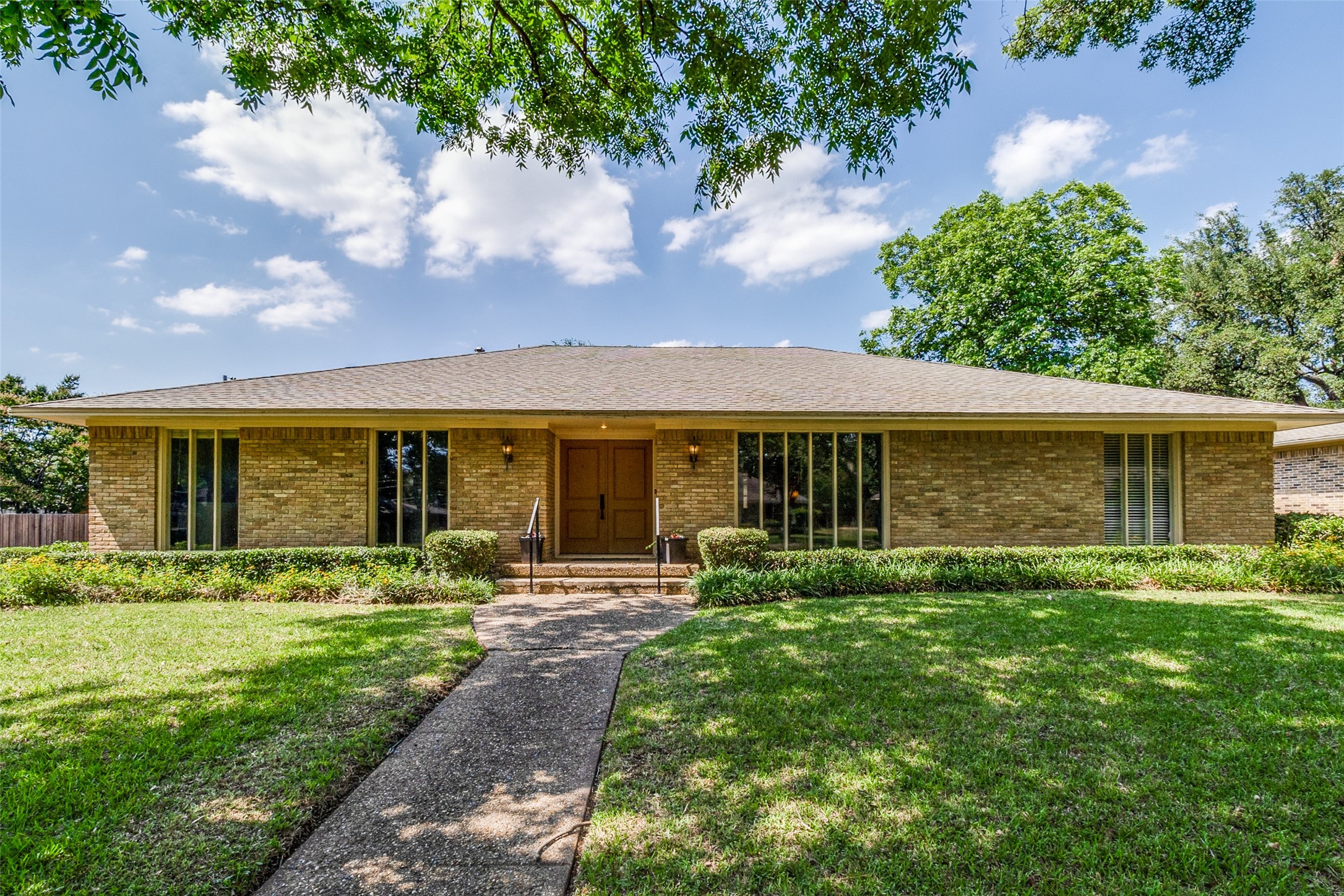 4245 Royal Ridge Drive Dallas TX 75229