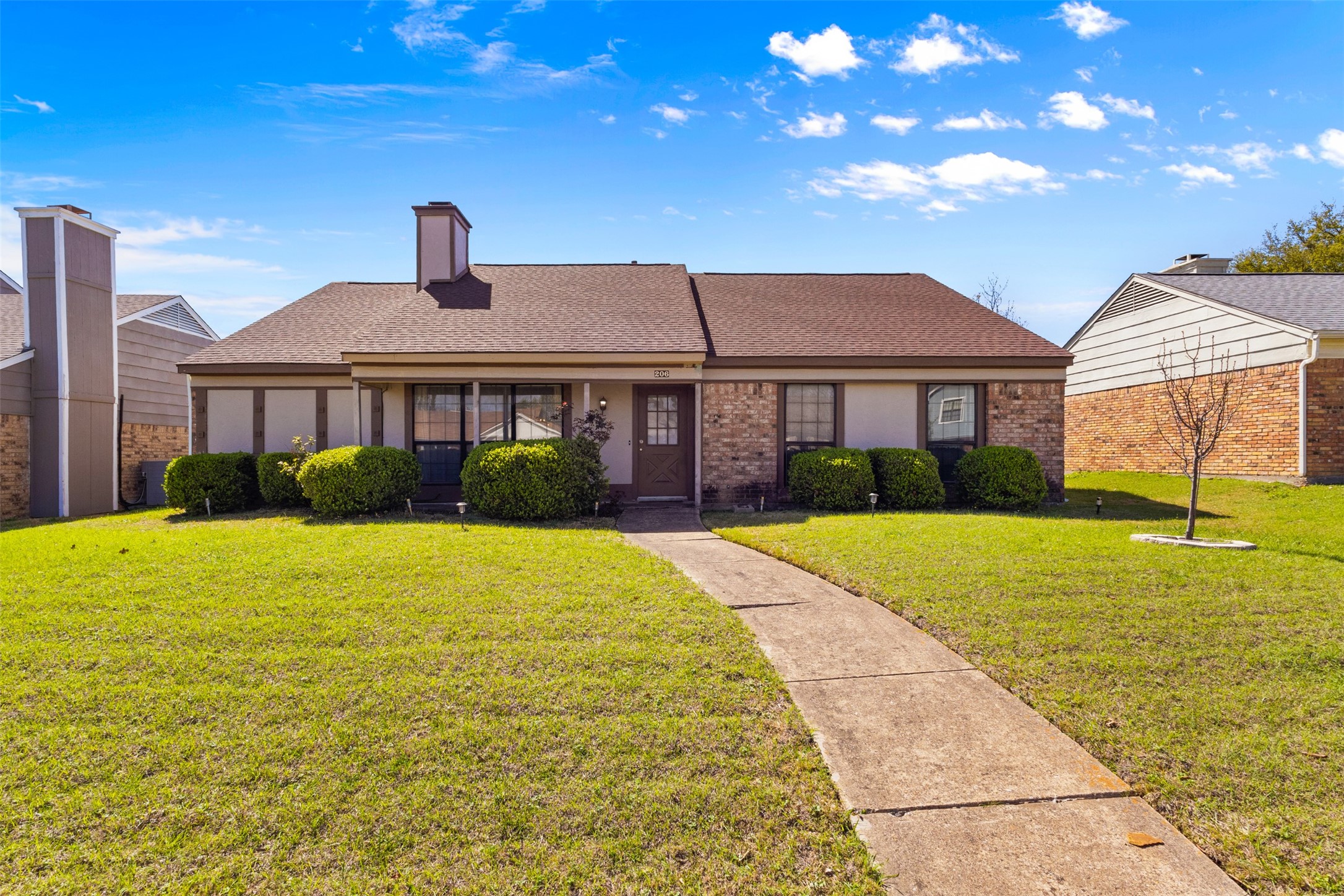 206 Southerland Avenue Mesquite TX 75150
