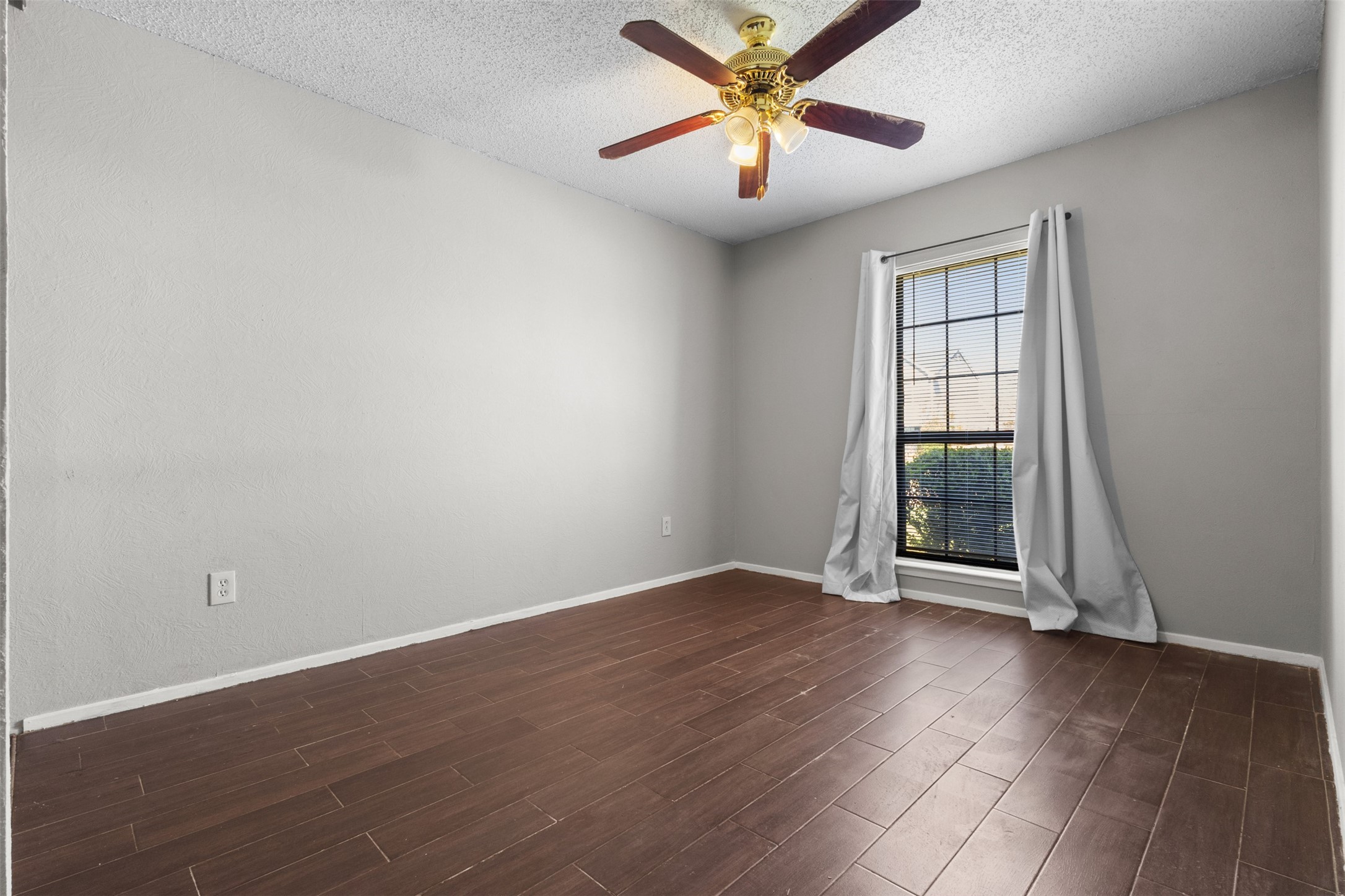 206 Southerland Avenue Mesquite TX 75150