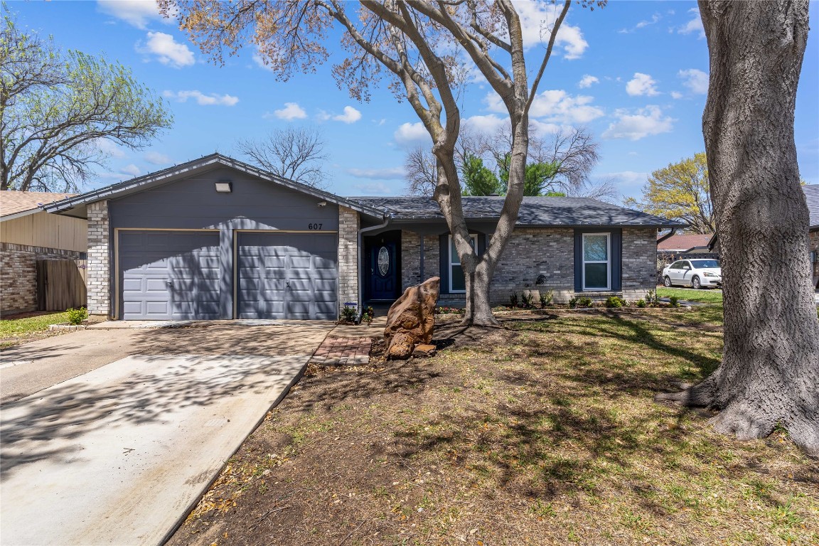 607 Lynnfield Drive Arlington TX 76014