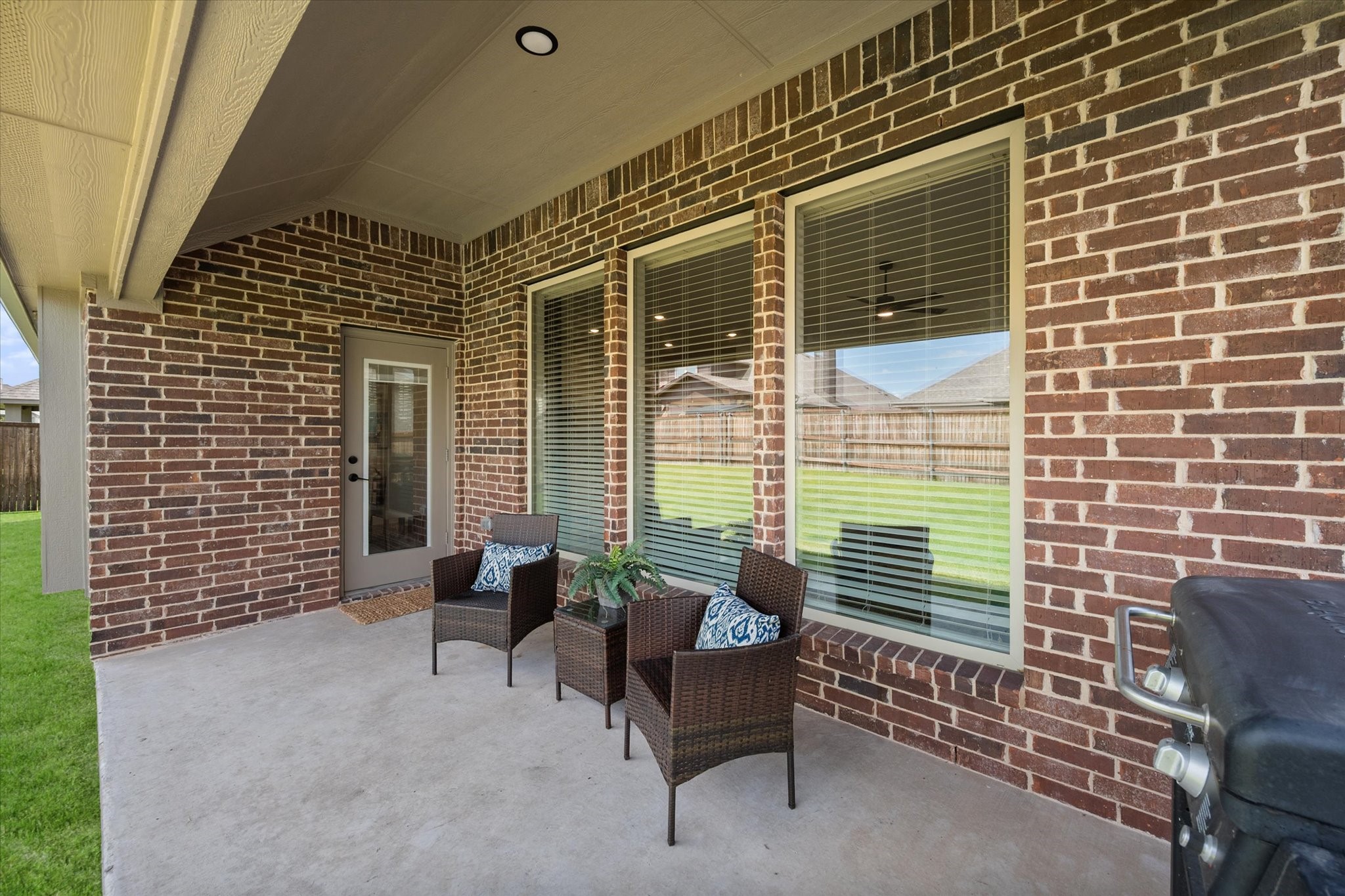 2406 Warrington Place Mansfield TX 76084