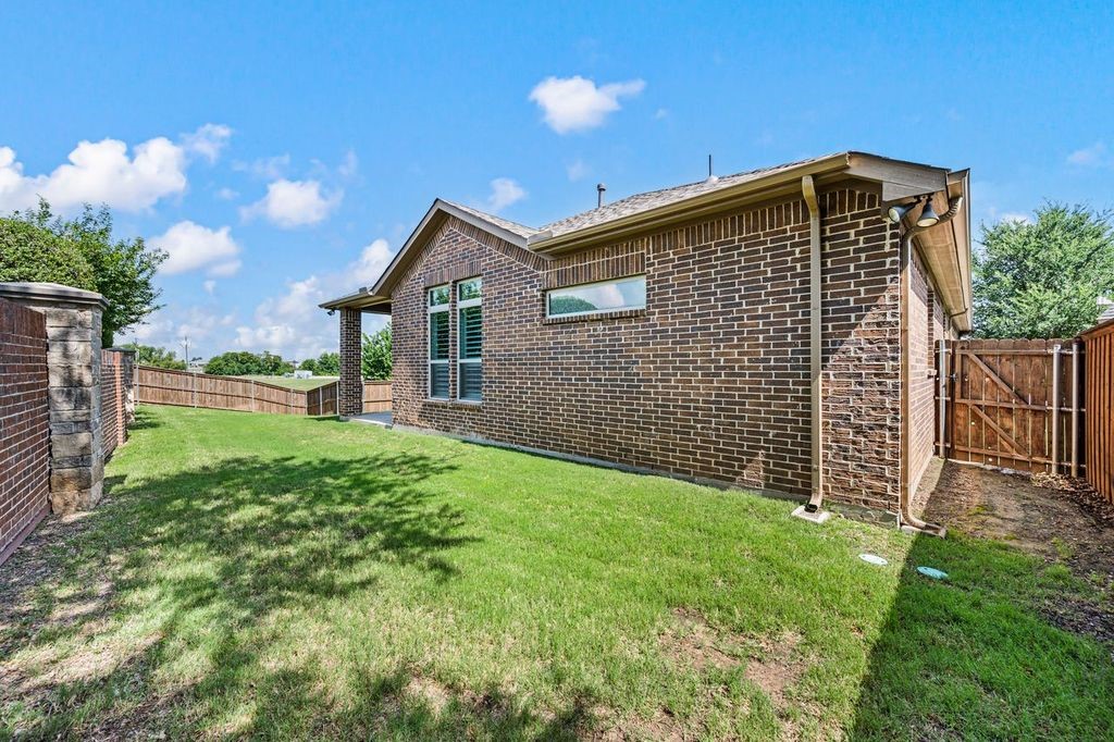 1877 Halifax Street Roanoke TX 76262