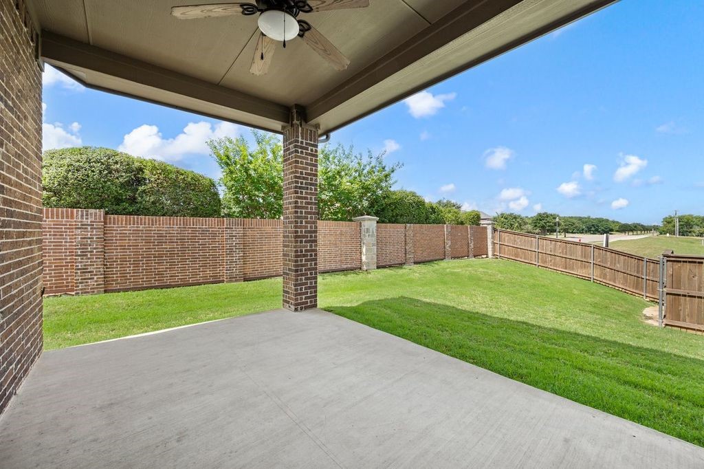 1877 Halifax Street Roanoke TX 76262