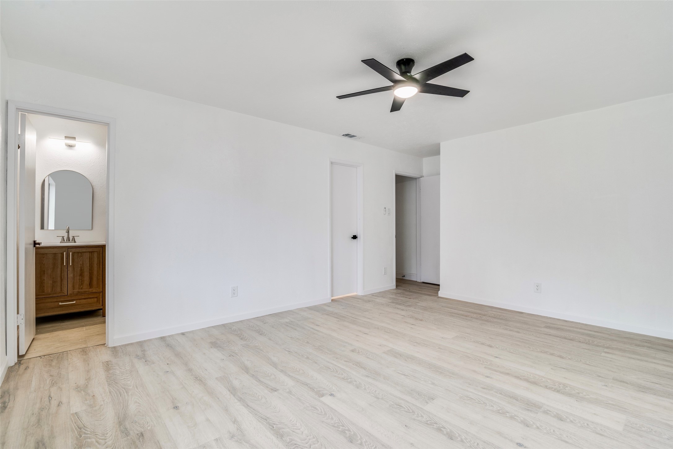 6401 Gate Ridge Circle Garland TX 75043