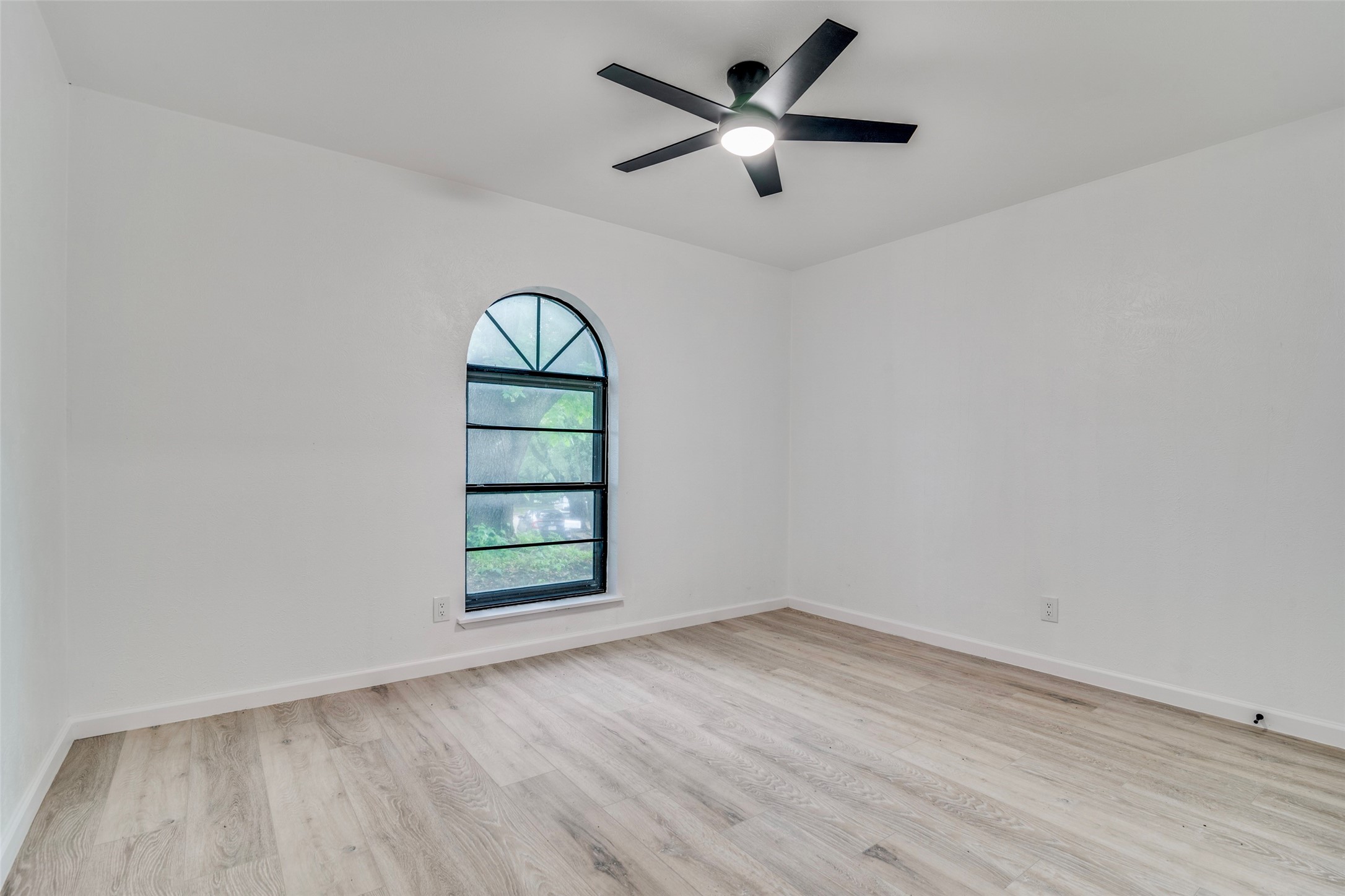 6401 Gate Ridge Circle Garland TX 75043