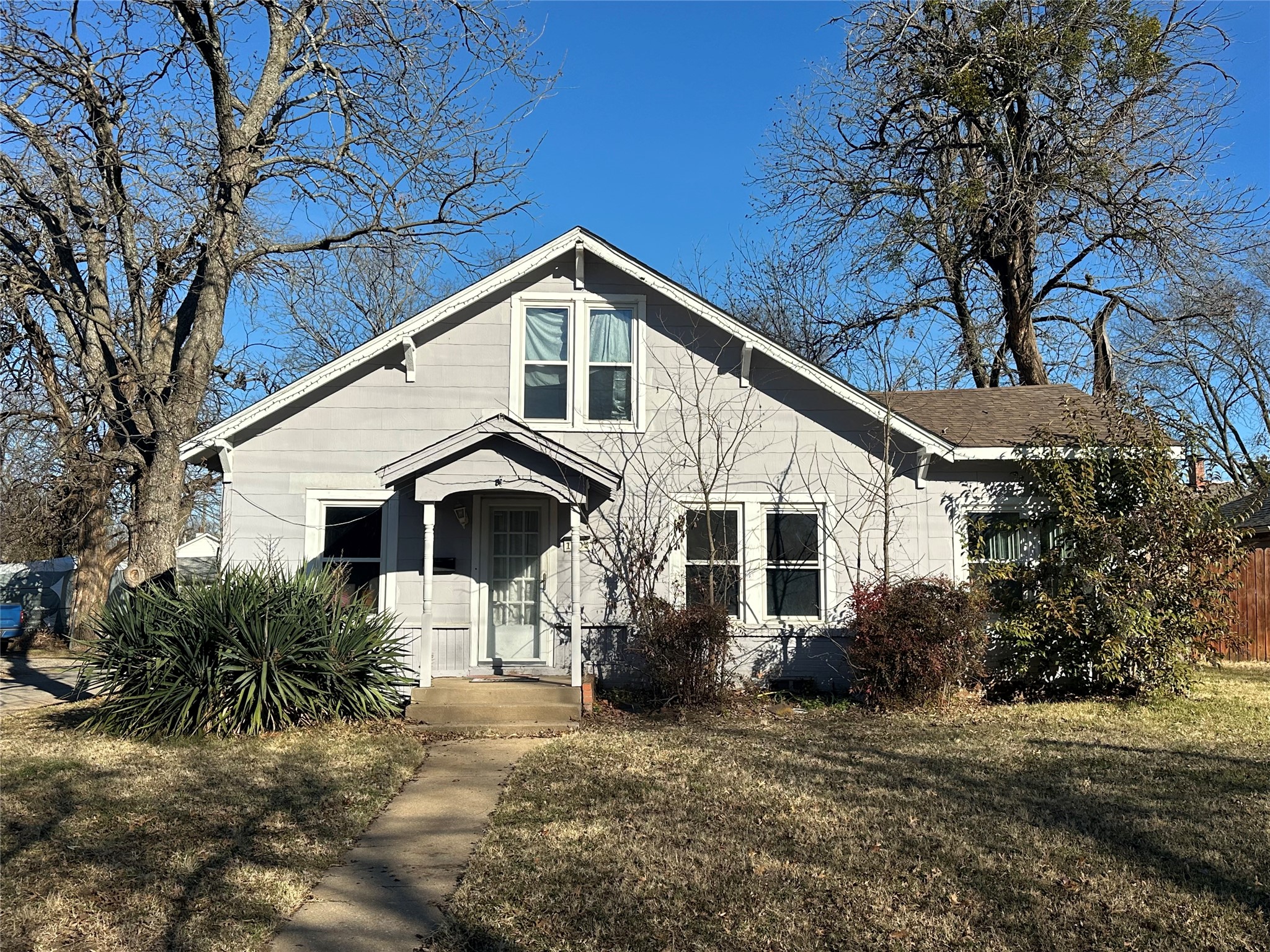 1203 E Jones Street Sherman TX 75090