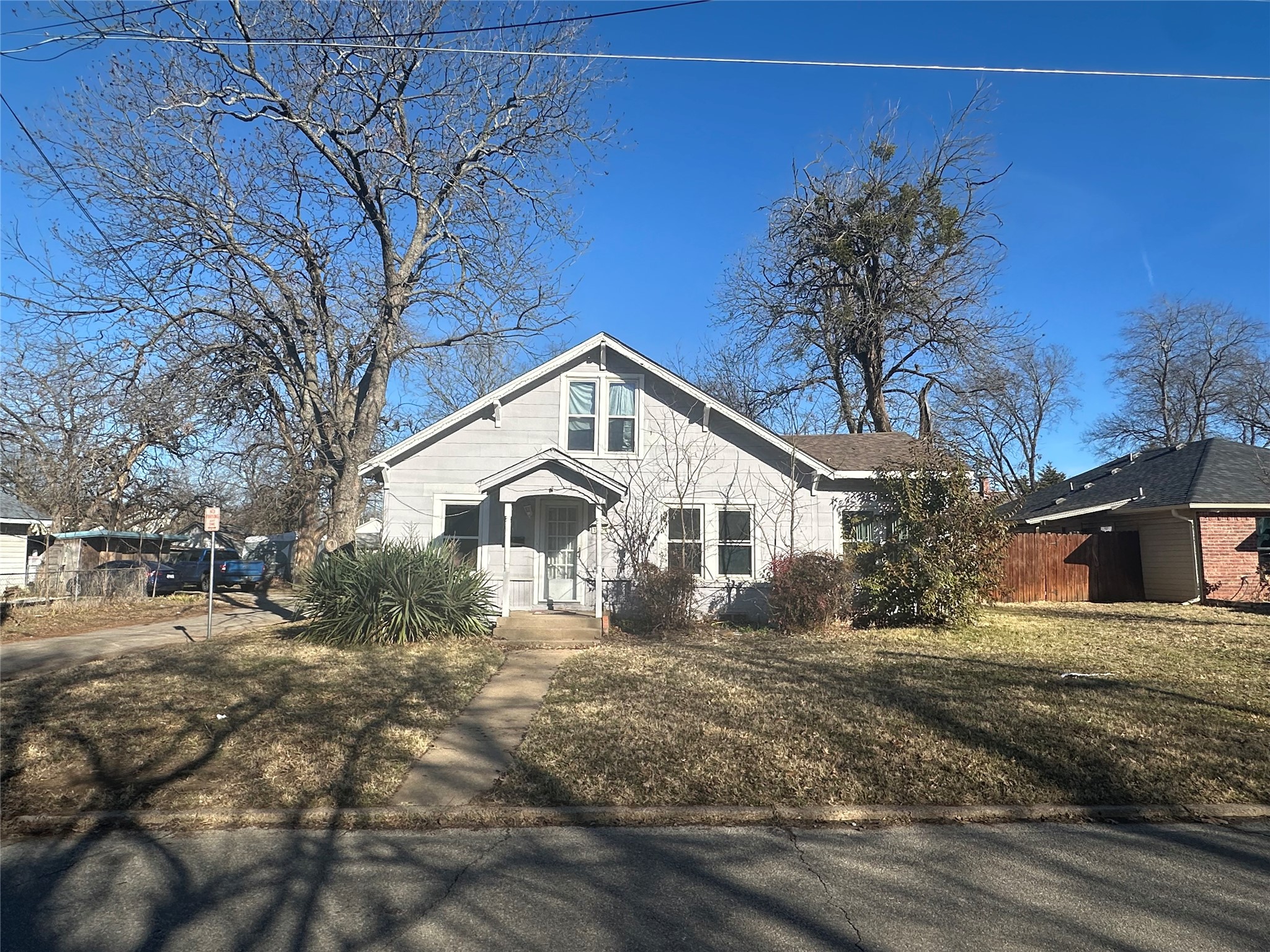1203 E Jones Street Sherman TX 75090