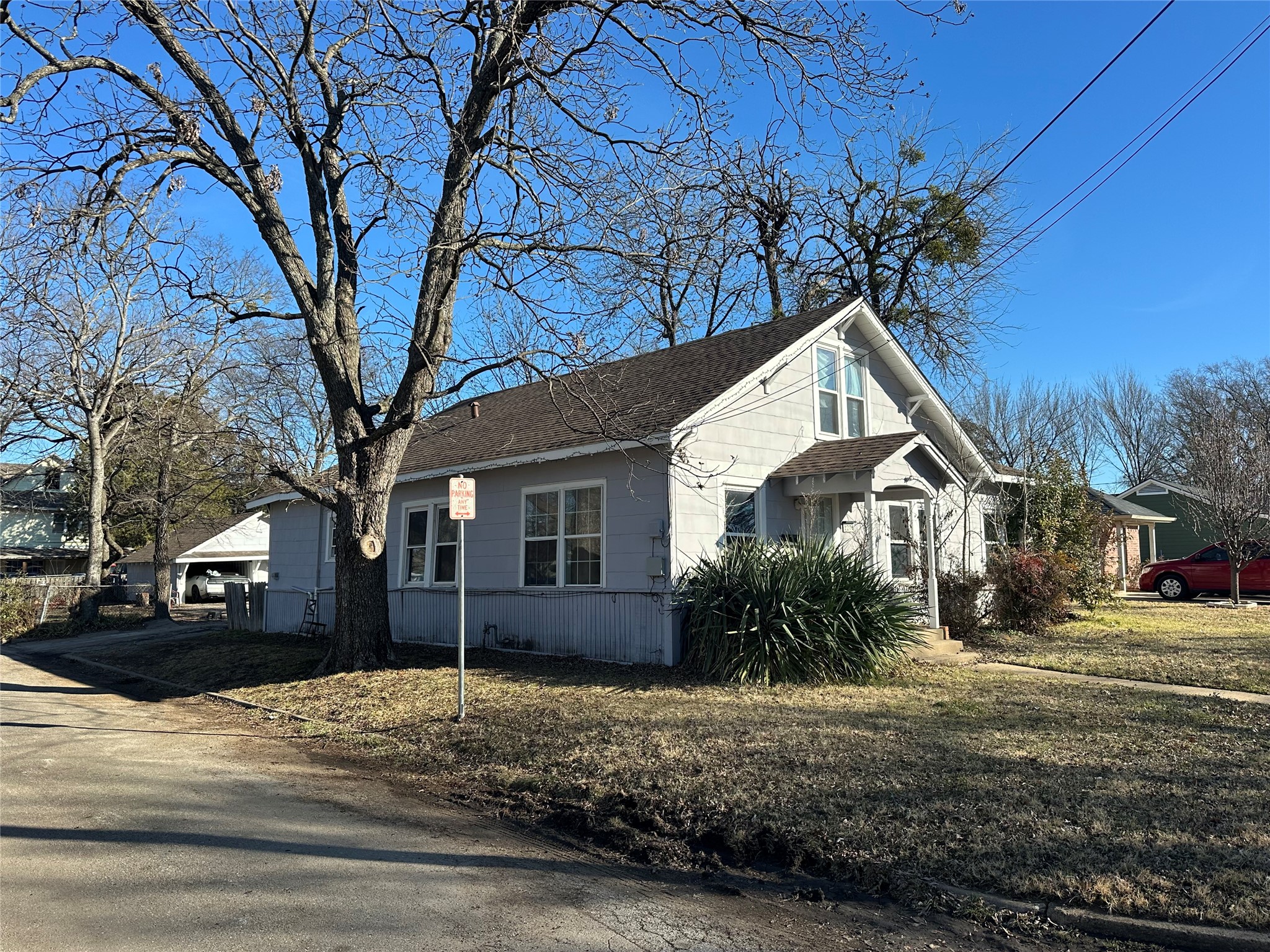 1203 E Jones Street Sherman TX 75090