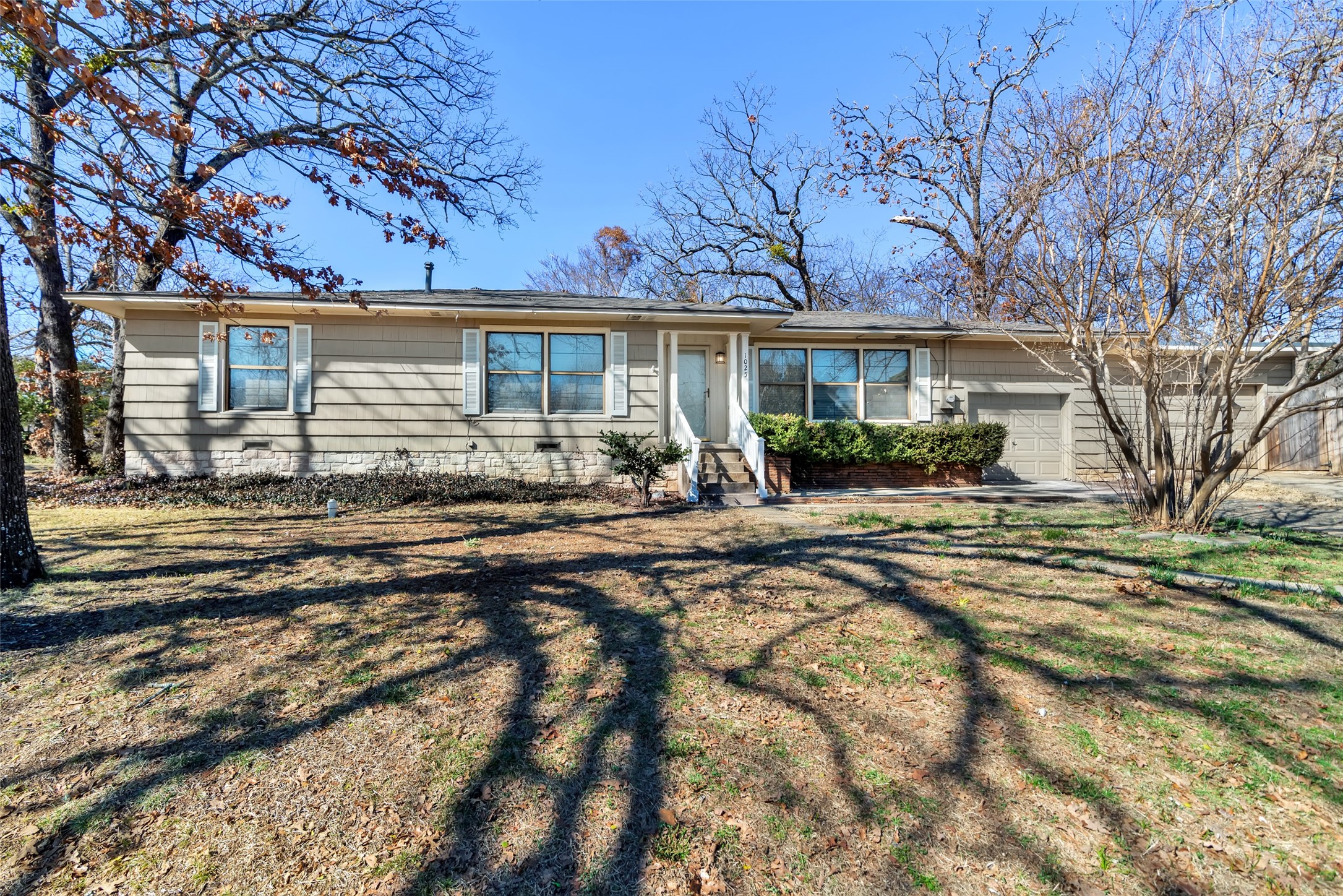 1025 S Maurice Avenue Denison TX 75020