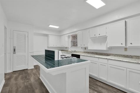 1025 S Maurice Avenue Denison TX 75020
