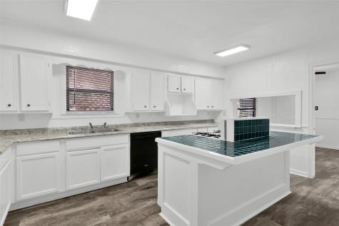 1025 S Maurice Avenue Denison TX 75020