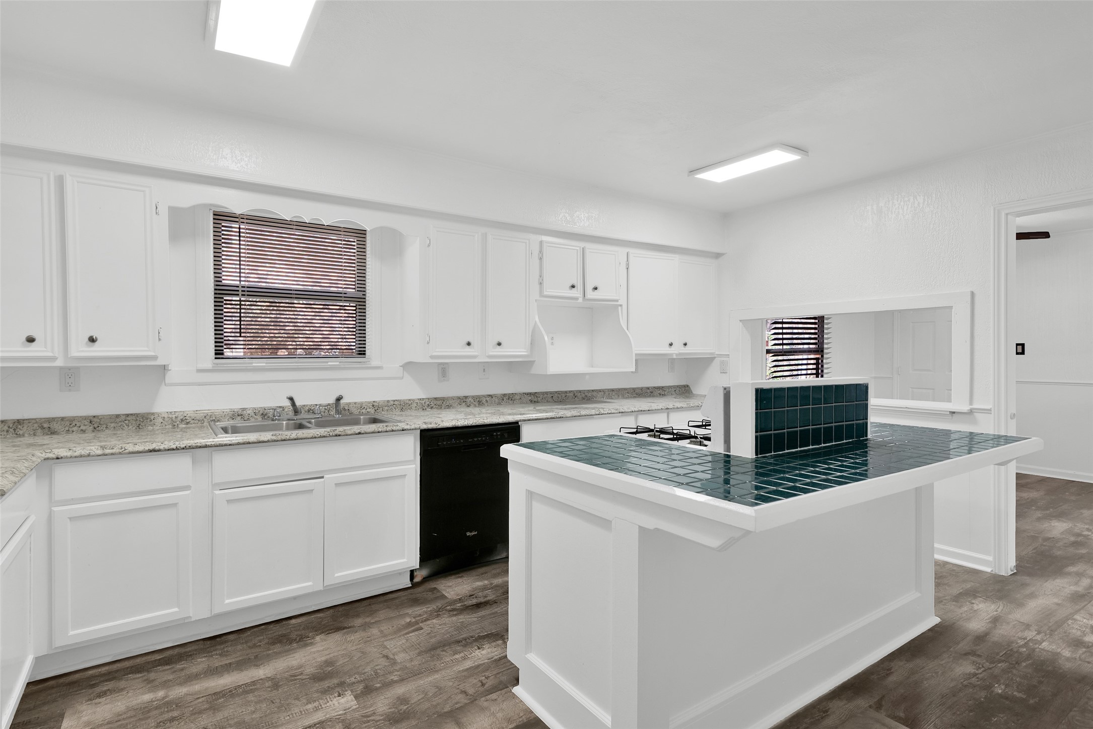 1025 S Maurice Avenue Denison TX 75020