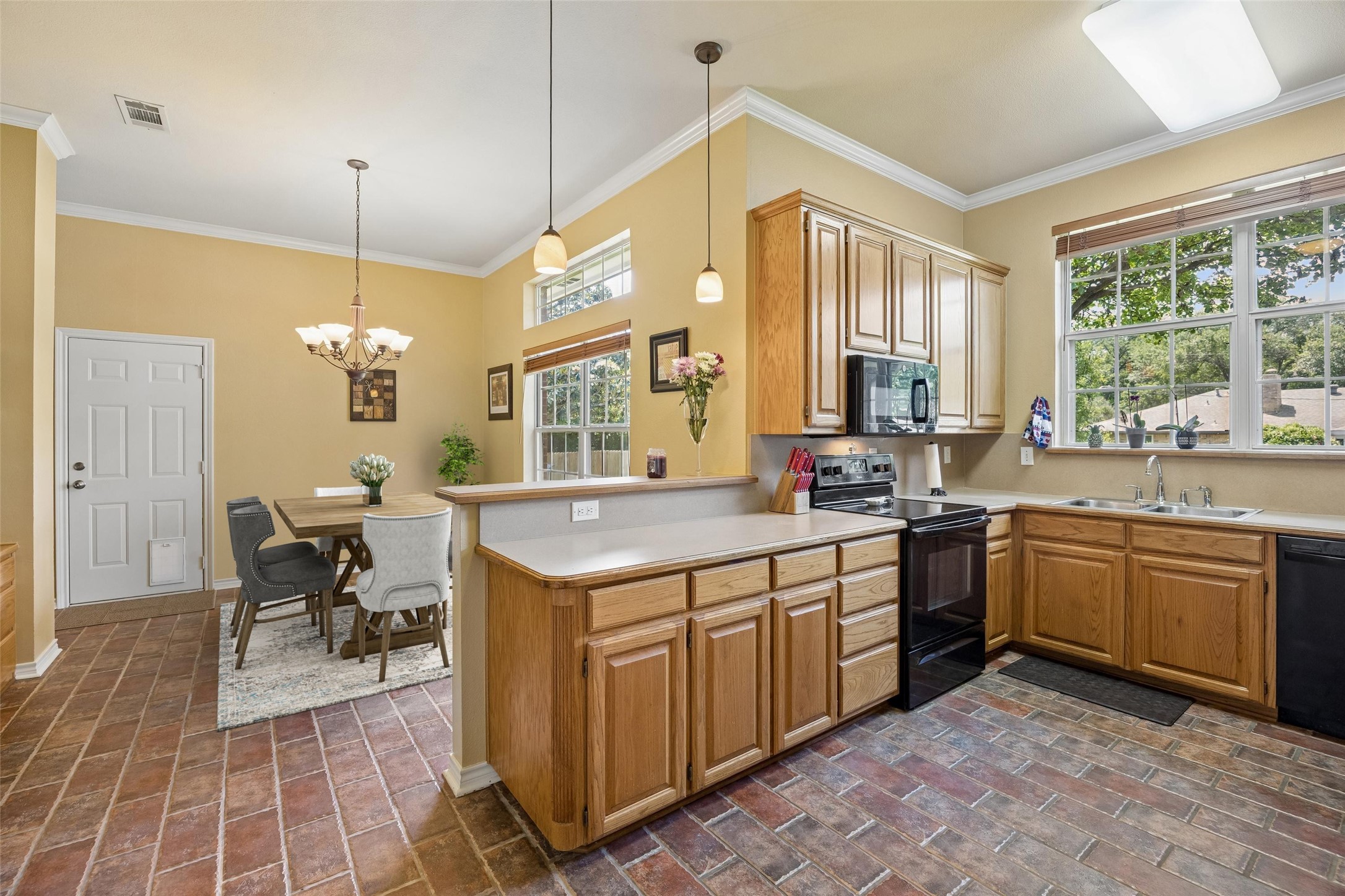 621 W Windsor Drive Denton TX 76207