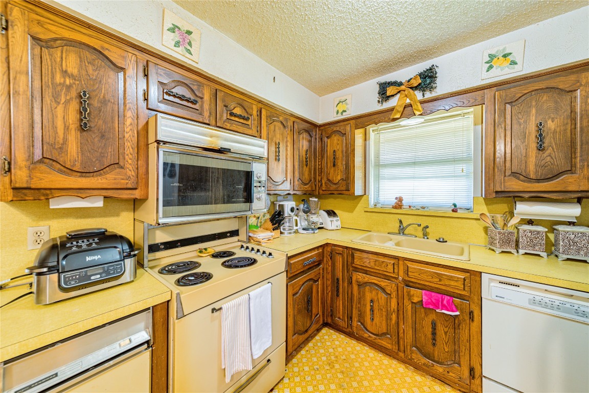 931 Rock Canyon Drive Duncanville TX 75137