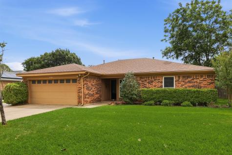 1104 Monterrey Street Bedford TX 76022