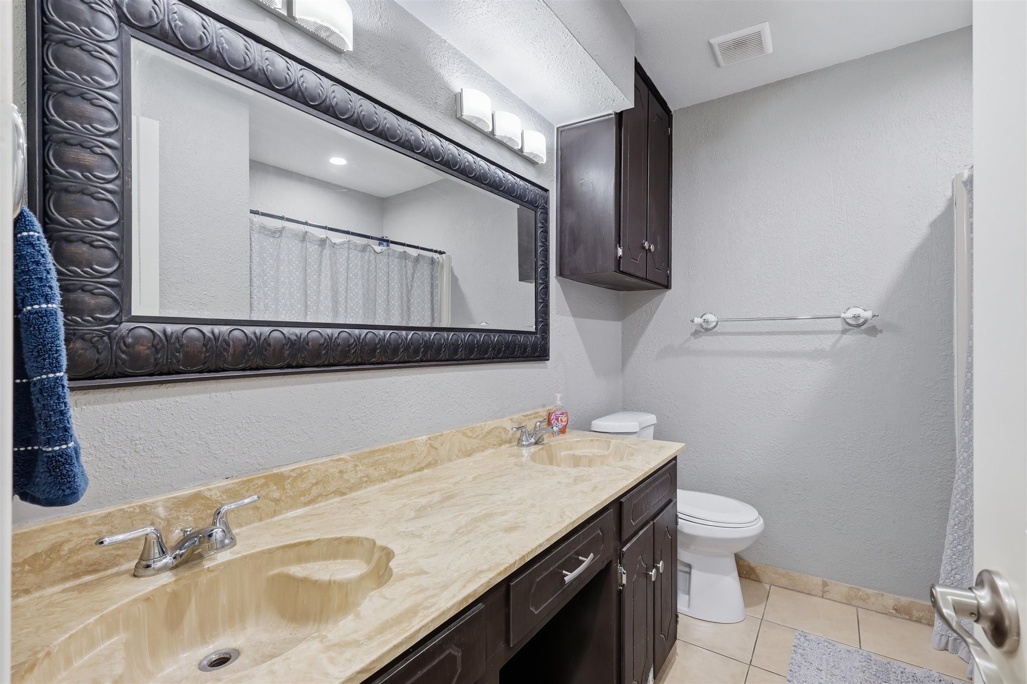 1104 Monterrey Street Bedford TX 76022