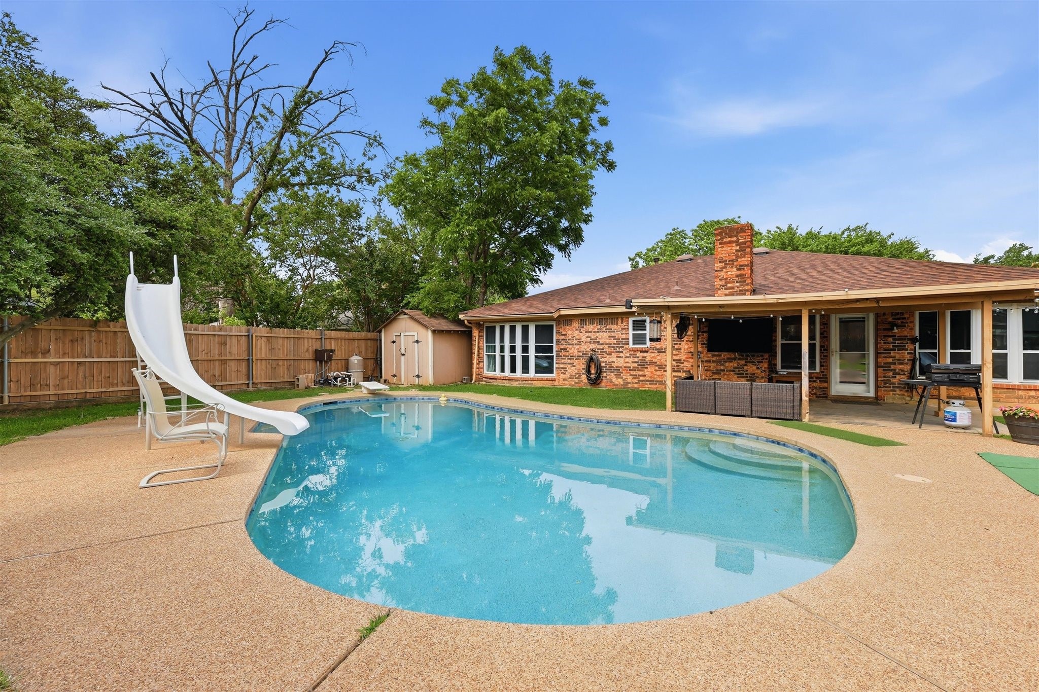 1104 Monterrey Street Bedford TX 76022