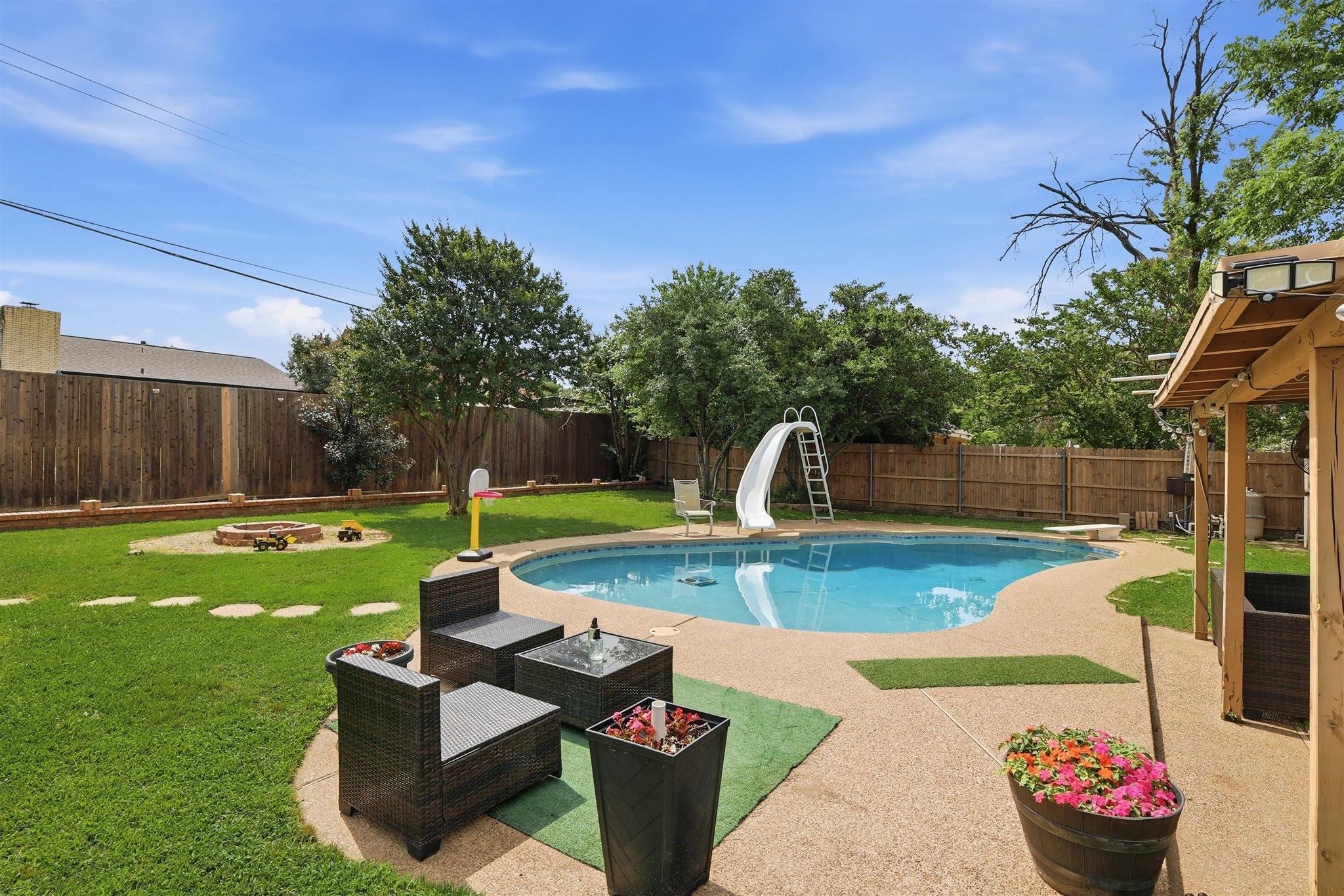 1104 Monterrey Street Bedford TX 76022