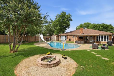 1104 Monterrey Street Bedford TX 76022