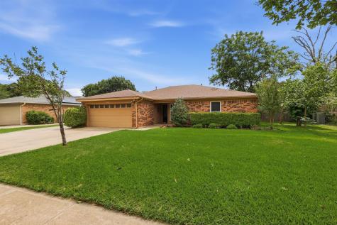 1104 Monterrey Street Bedford TX 76022