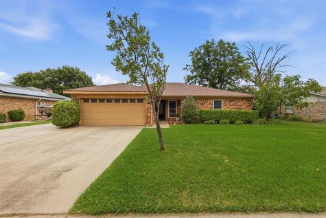 1104 Monterrey Street Bedford TX 76022