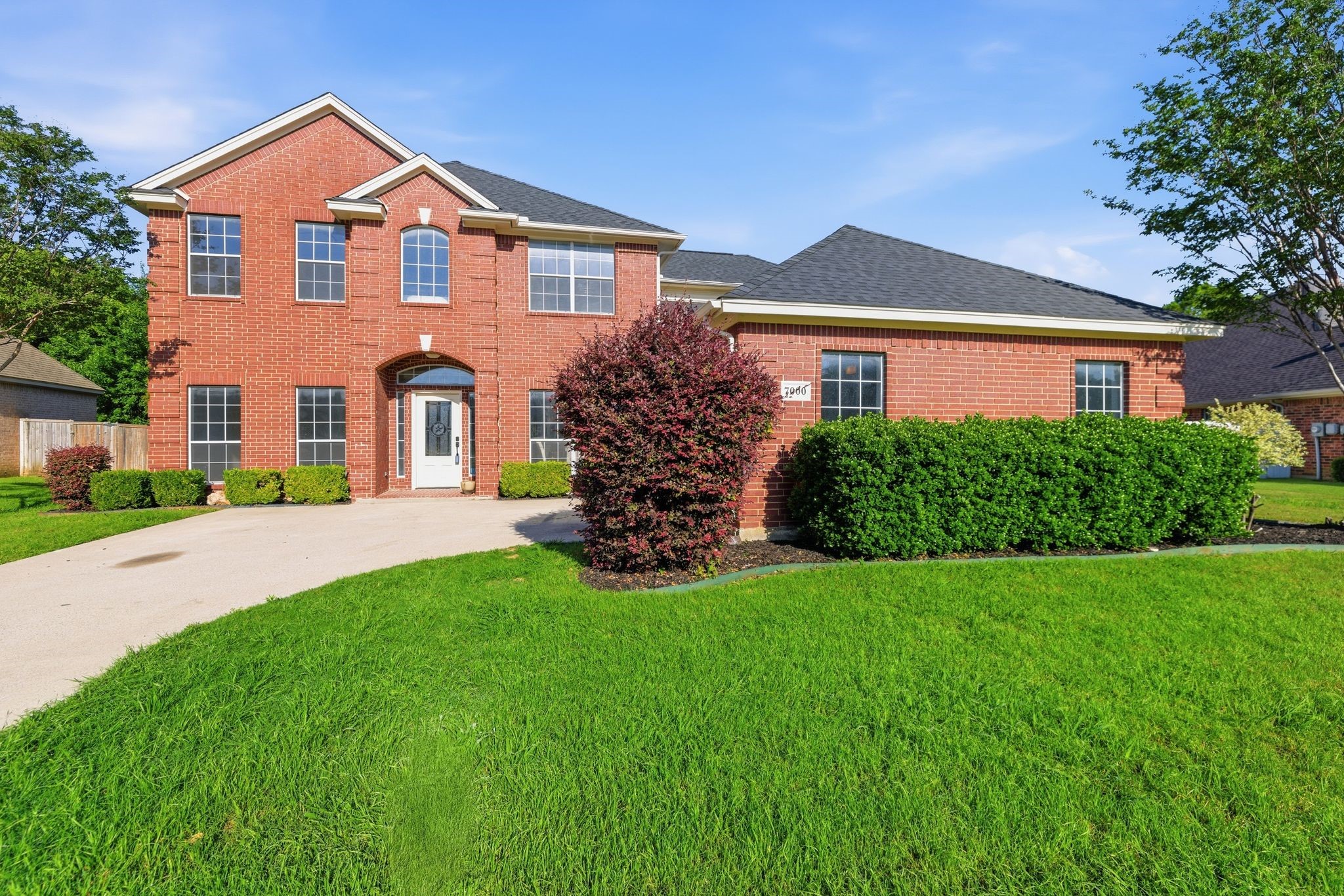 7000 Winthorp Drive Arlington TX 76001