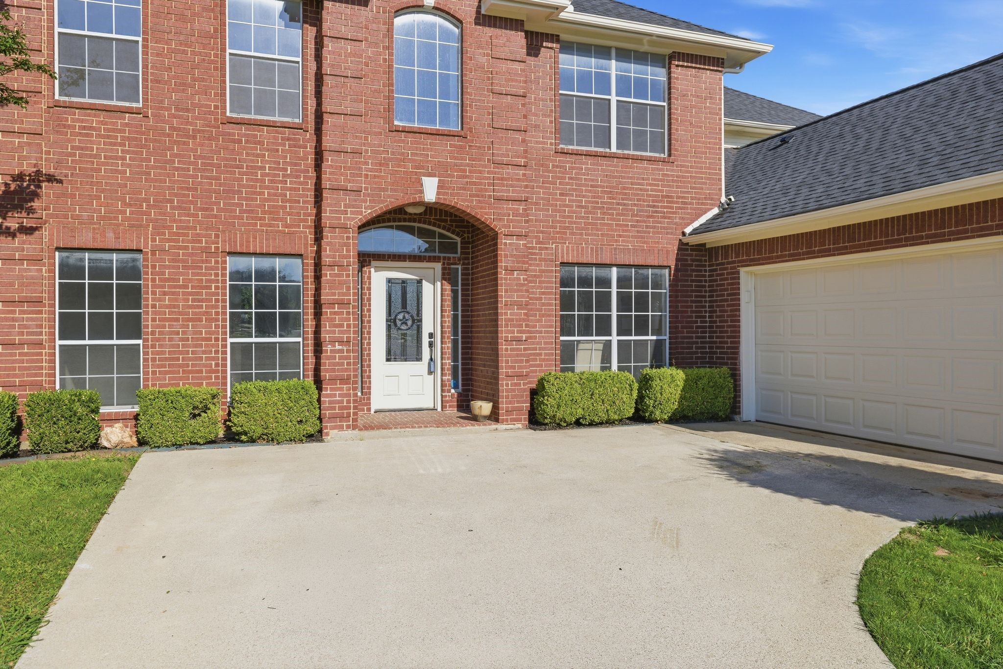 7000 Winthorp Drive Arlington TX 76001