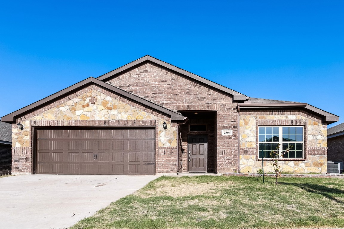 2504 Hadley Street Weatherford TX 76087