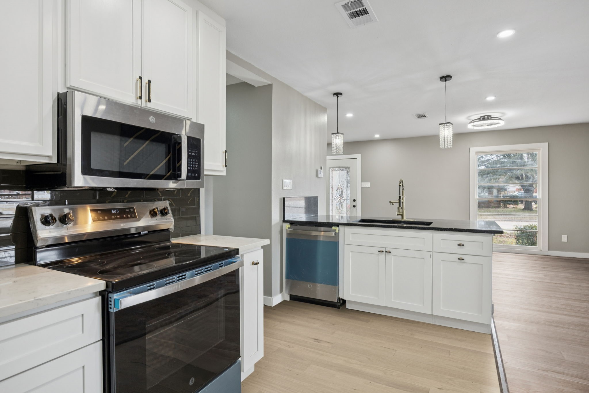 213 Buhler Drive Garland TX 75040