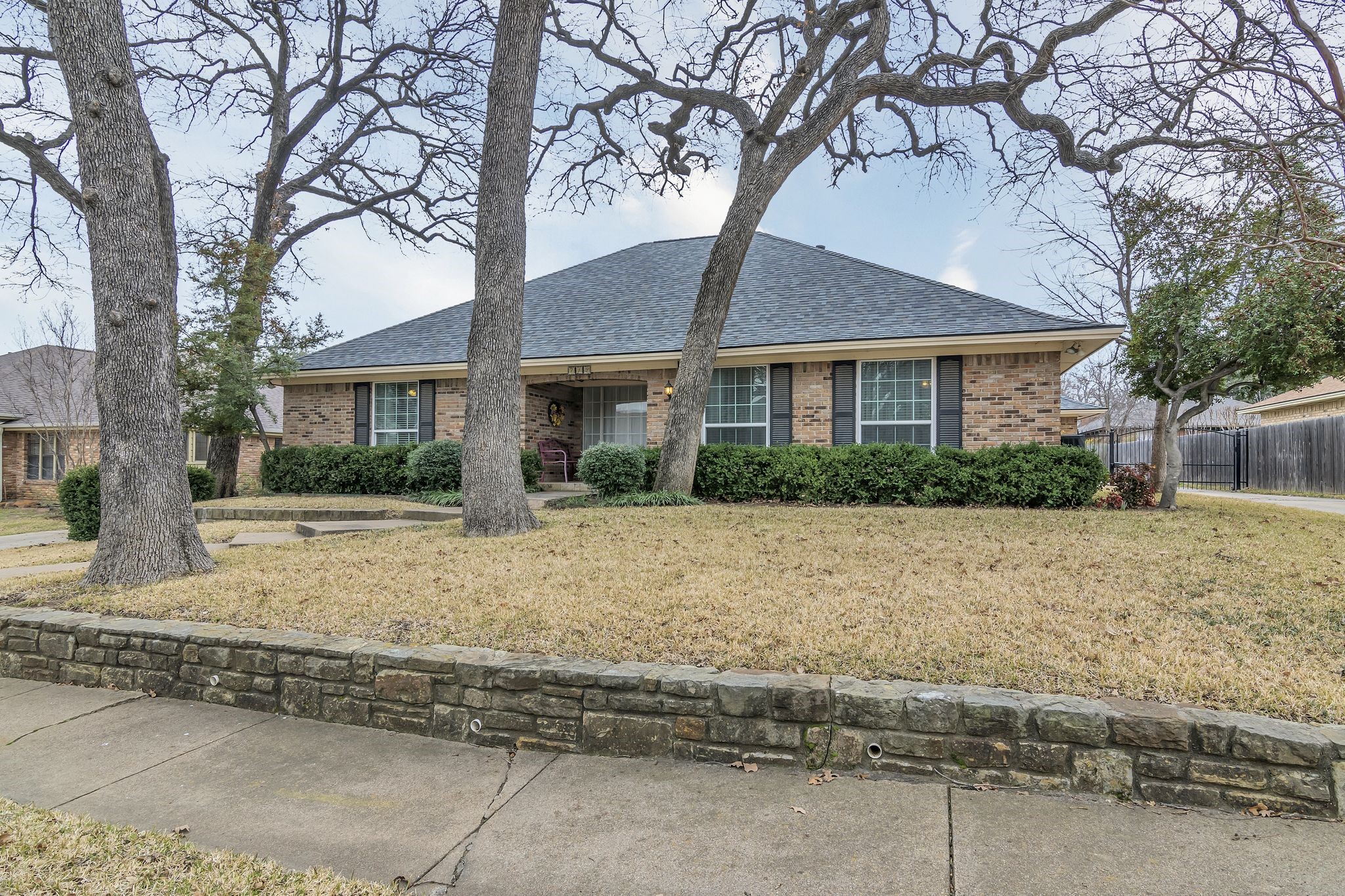 712 Shady Lane Bedford TX 76021