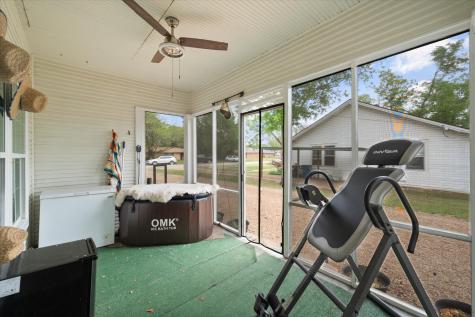 211 SW 4th Street Kerens TX 75144
