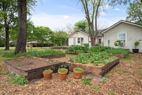 211 SW 4th Street Kerens TX 75144