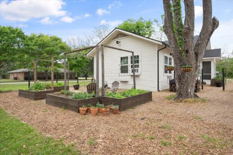 211 SW 4th Street Kerens TX 75144