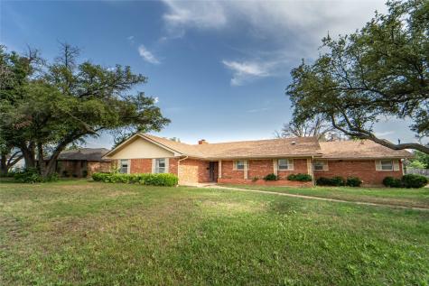 1505 Sycamore Street Breckenridge TX 76424